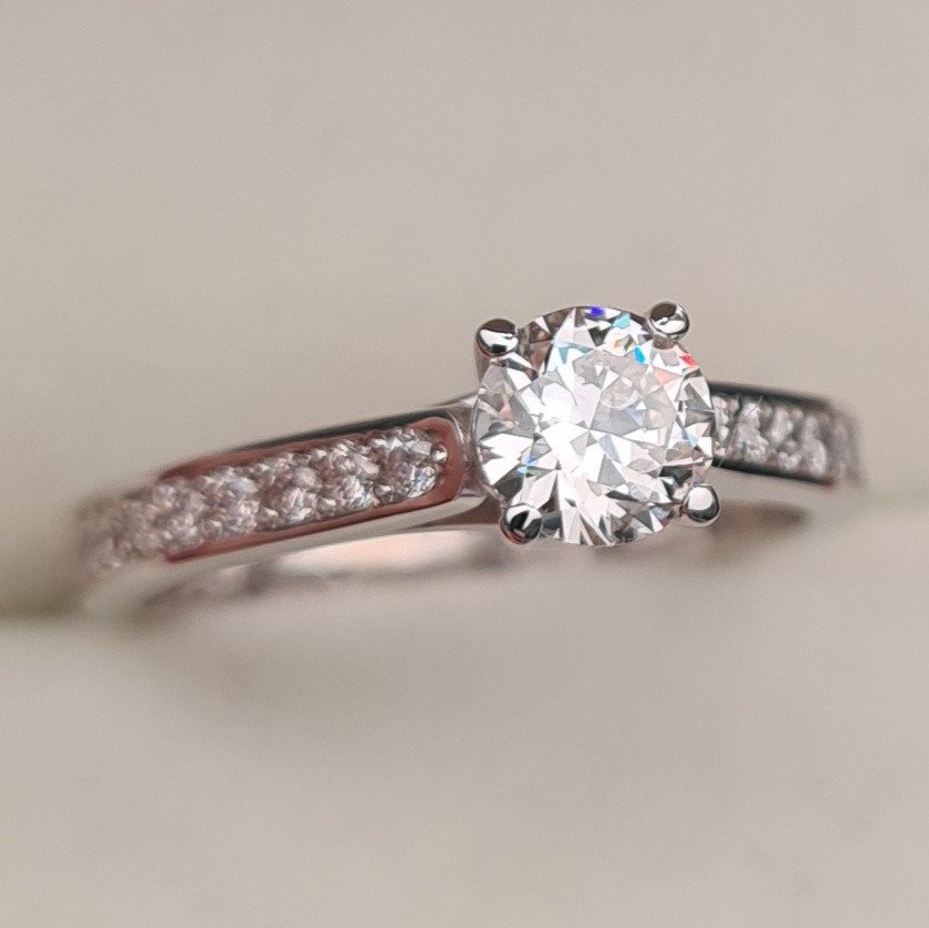 Кольцо Deimantas 85367223 16,5р 2,63гр 0,76ct. купить,NaN