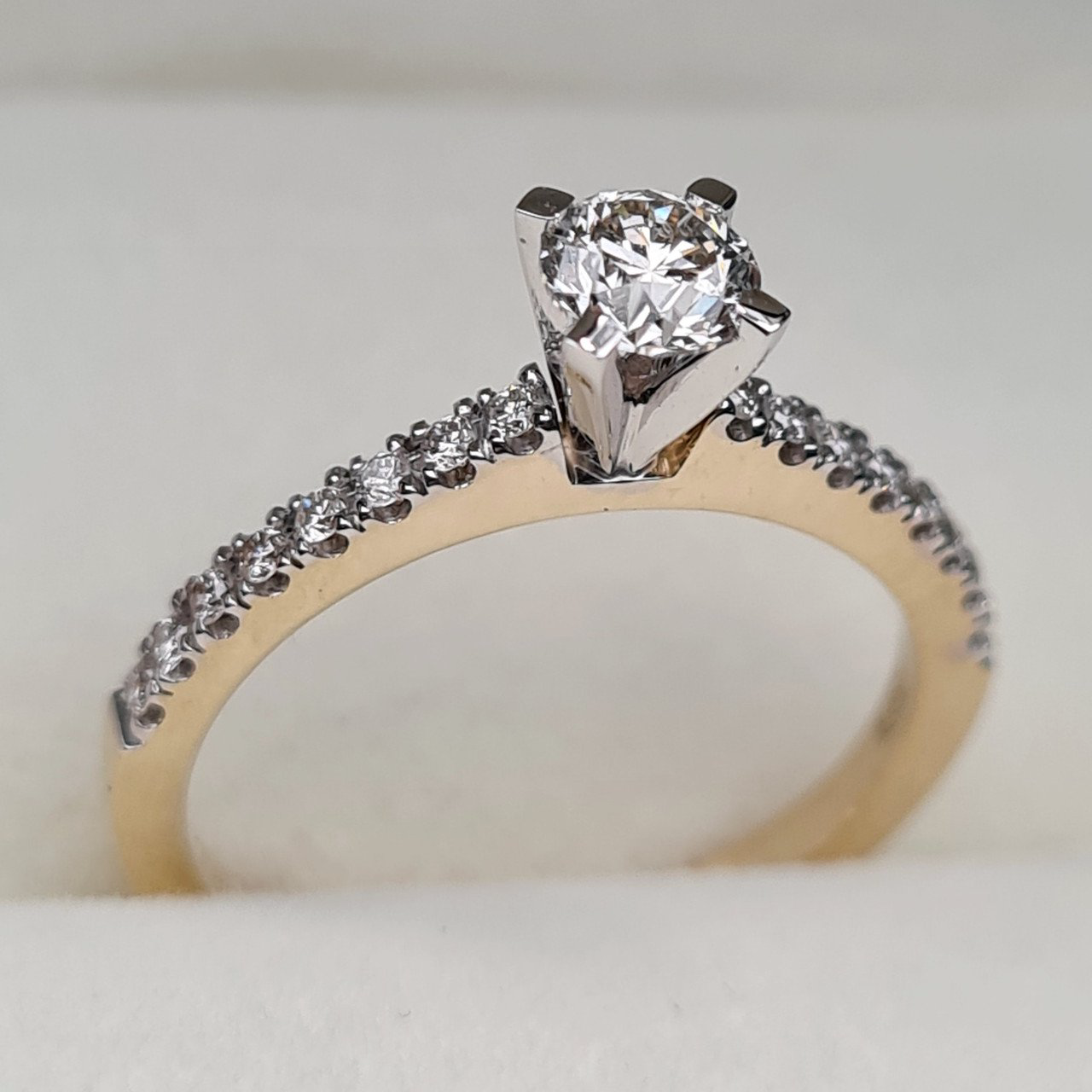 Кольцо Deimantas 96293209 16,5р 2,2гр 0,48ct. купить,NaN