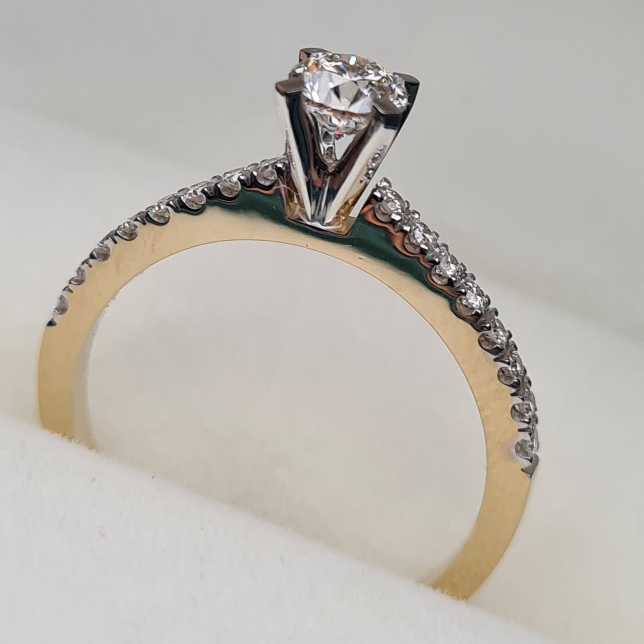 Кольцо Deimantas 96293209 16,5р 2,2гр 0,48ct. купить,NaN