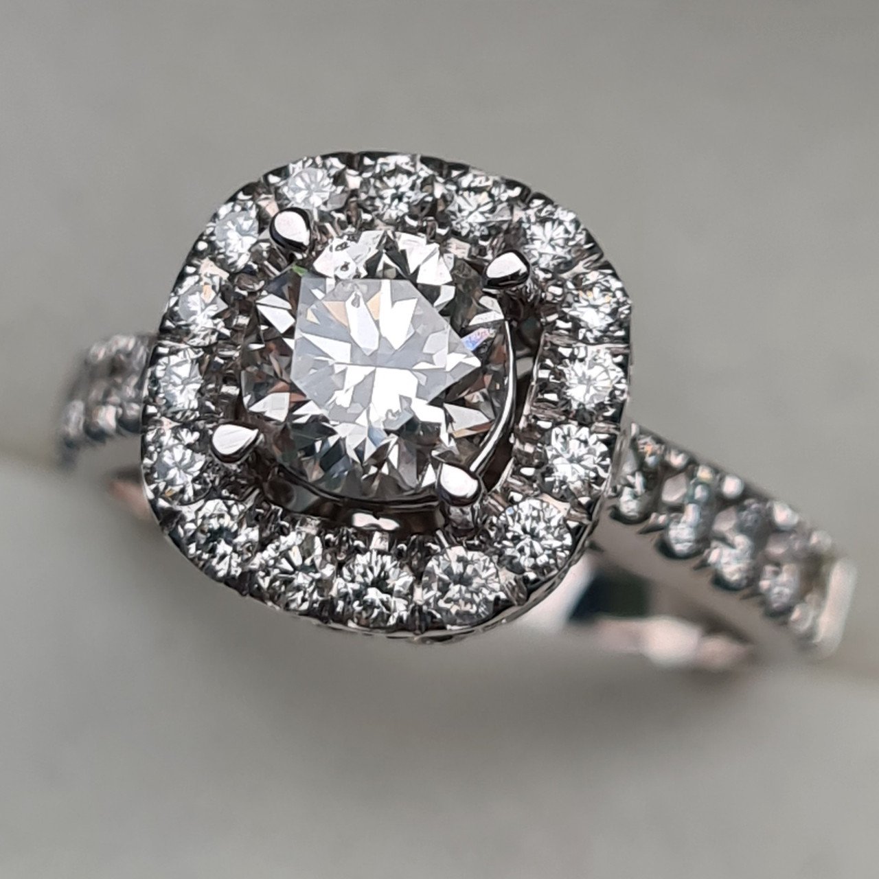 Кольцо Deimantas 94646641 16,51р 4,36гр 2,10ct. купить,NaN