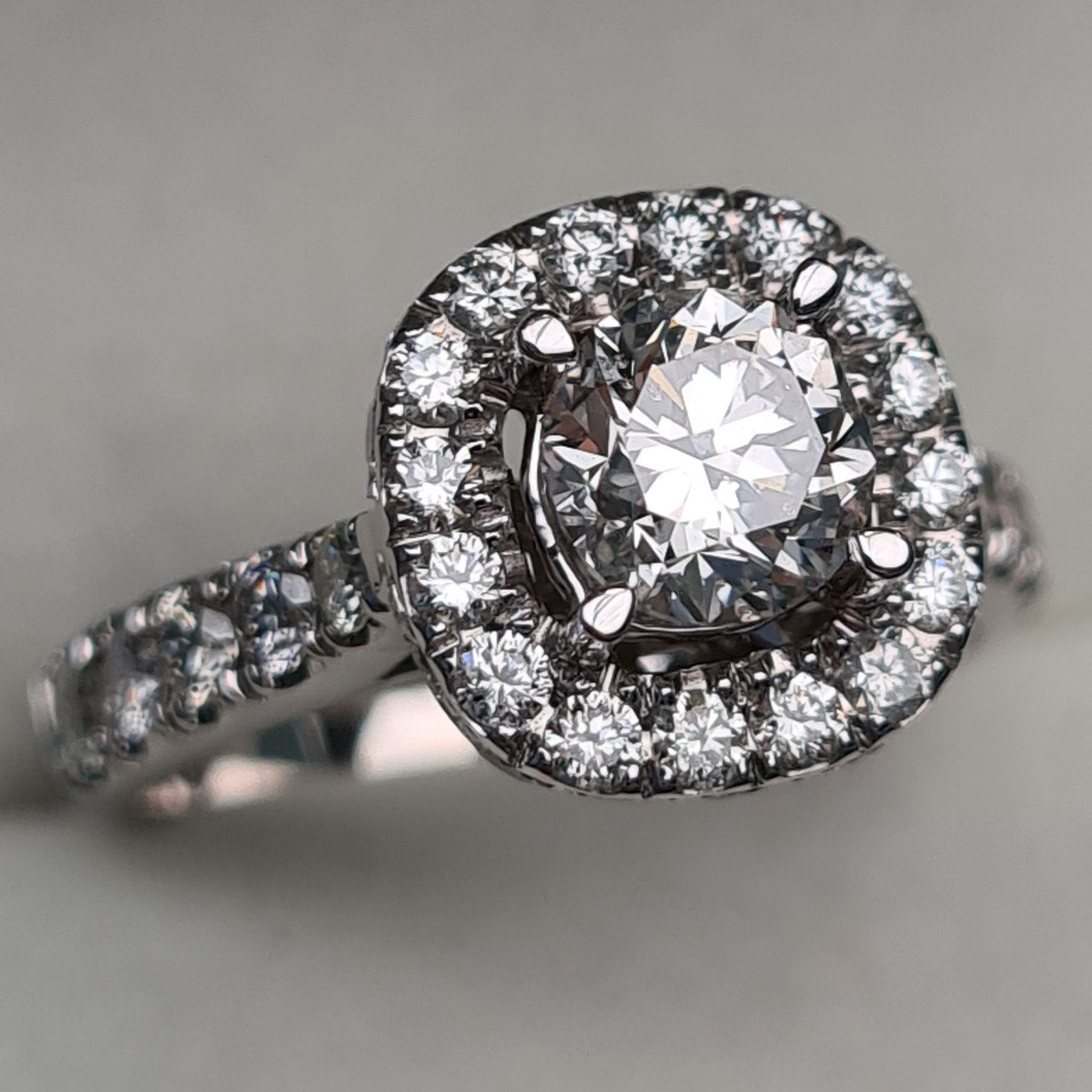 Кольцо Deimantas 94646641 16,51р 4,36гр 2,10ct. купить,NaN
