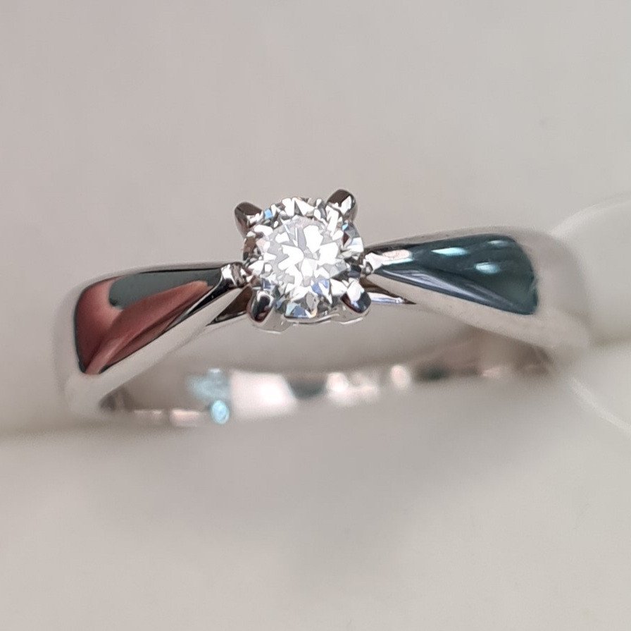 Кольцо Deimantas 85837076 16,5р 3,05гр 0,20ct. купить,NaN
