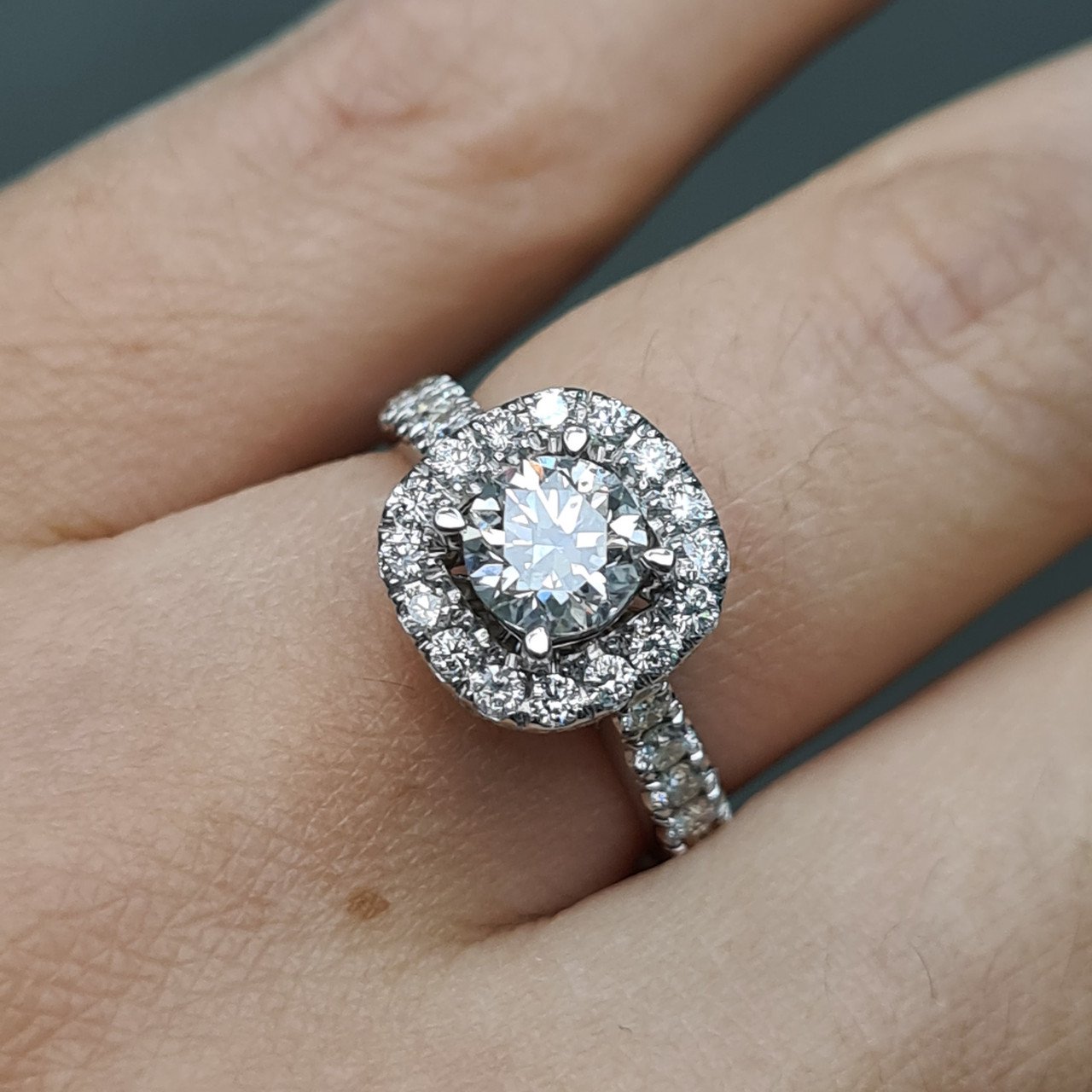 Кольцо Deimantas 94646641 16,51р 4,36гр 2,10ct. купить,NaN