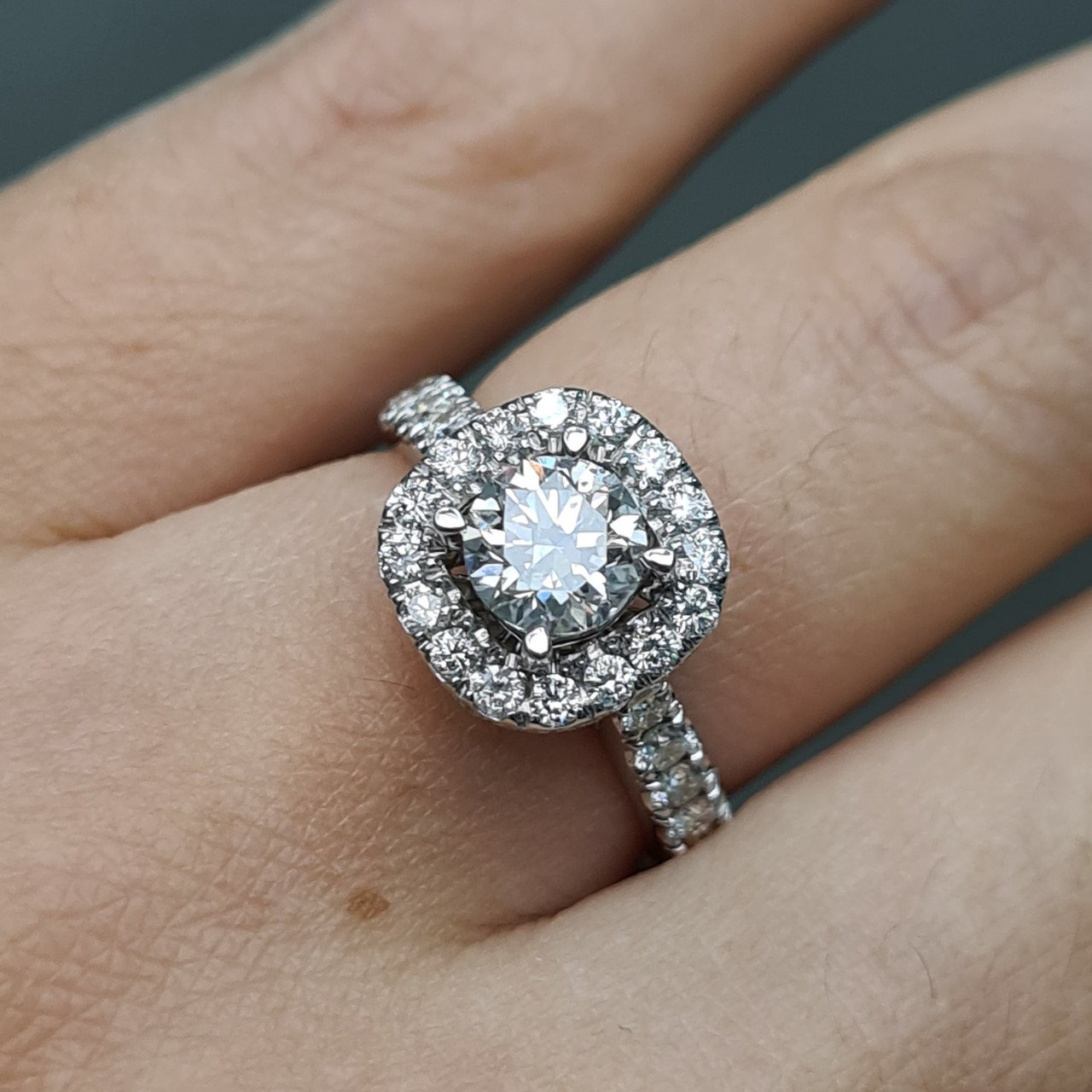 Кольцо Deimantas 94646641 16,51р 4,36гр 2,10ct. купить,NaN