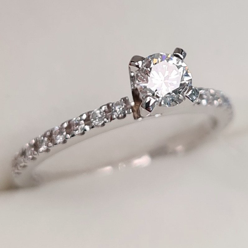 Кольцо Deimantas 96322297 16,51р 1,65гр 0,50ct. купить,NaN