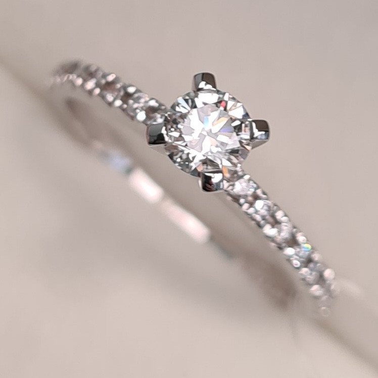Кольцо Deimantas 96322297 16,51р 1,65гр 0,50ct. купить,NaN