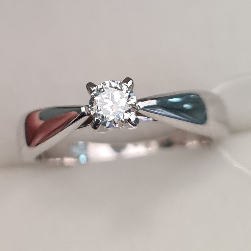 Кольцо Deimantas 85839735 16,5р 3,13гр 0,20ct. купить,NaN