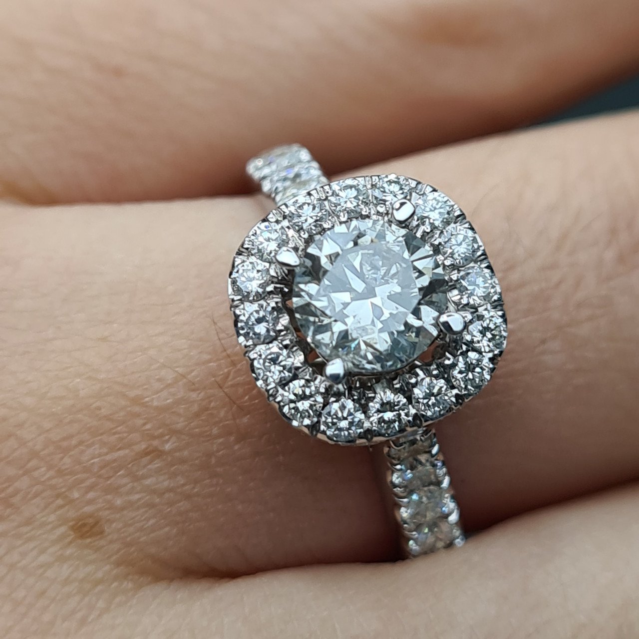 Кольцо Deimantas 94646683 18р 4,69гр 2,21ct. купить,NaN