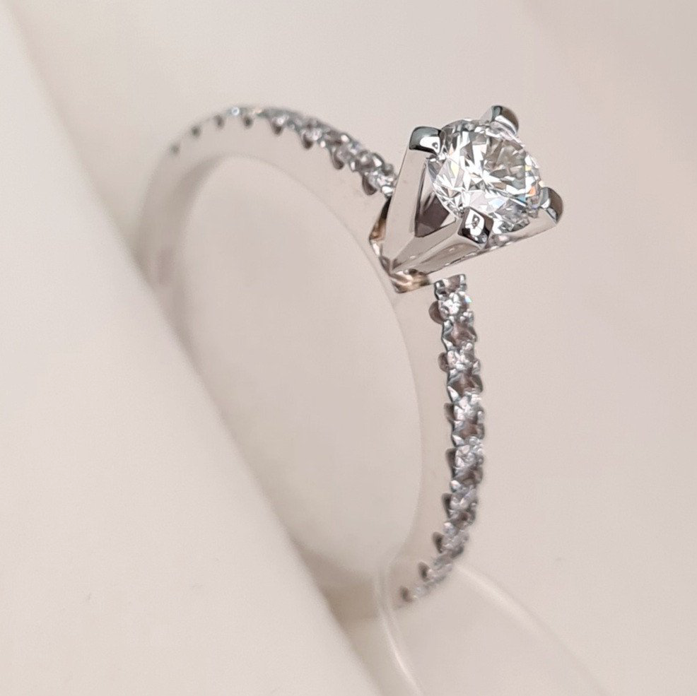 Кольцо Deimantas 96322297 16,51р 1,65гр 0,50ct. купить,NaN