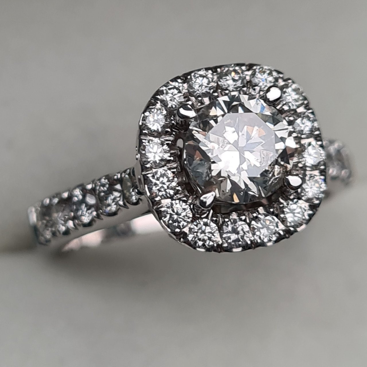 Кольцо Deimantas 94646683 18р 4,69гр 2,21ct. купить,NaN