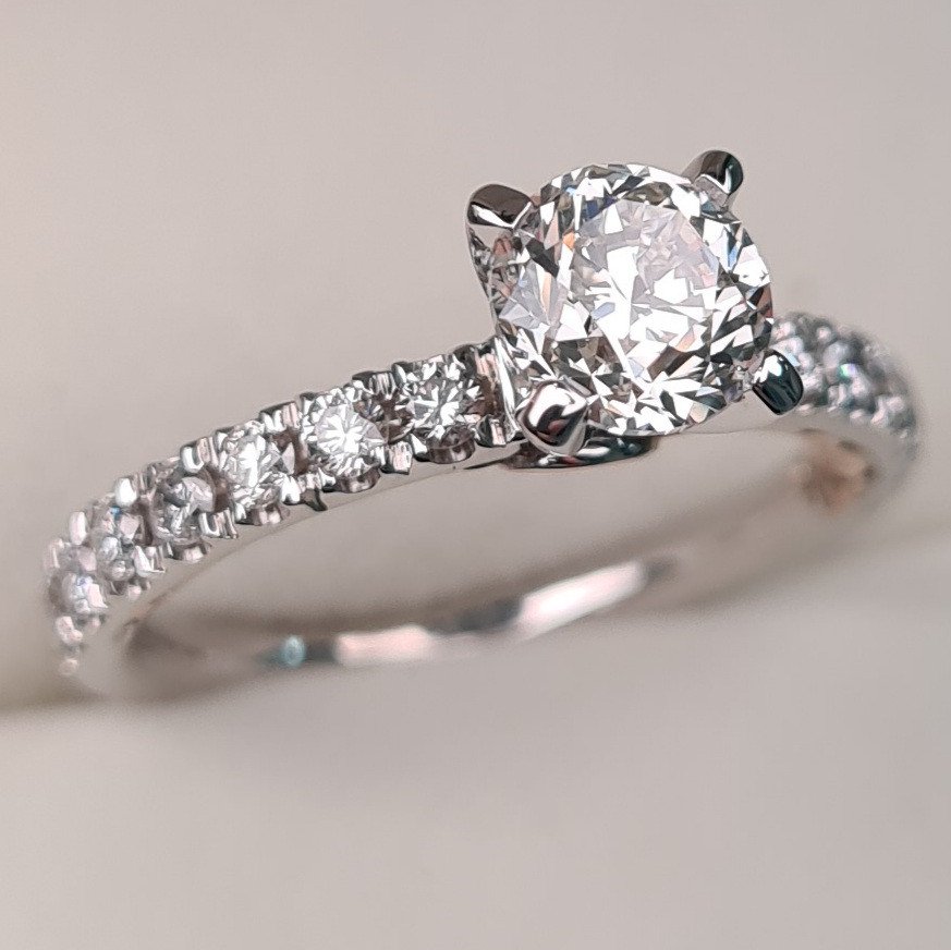 Кольцо Deimantas 87129310 16,5р 3,26гр 1,17ct. купить,NaN
