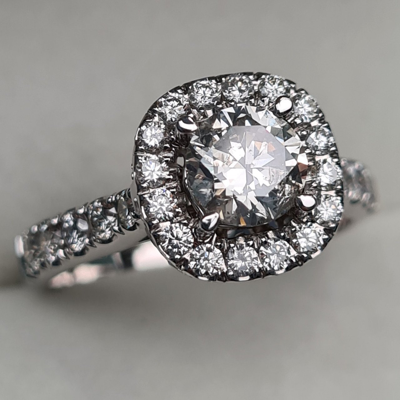 Кольцо Deimantas 94646683 18р 4,69гр 2,21ct. купить,NaN