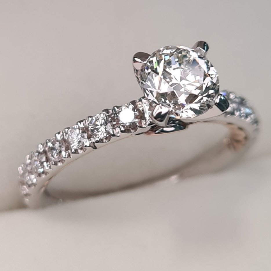 Кольцо Deimantas 87129310 16,5р 3,26гр 1,17ct. купить,NaN