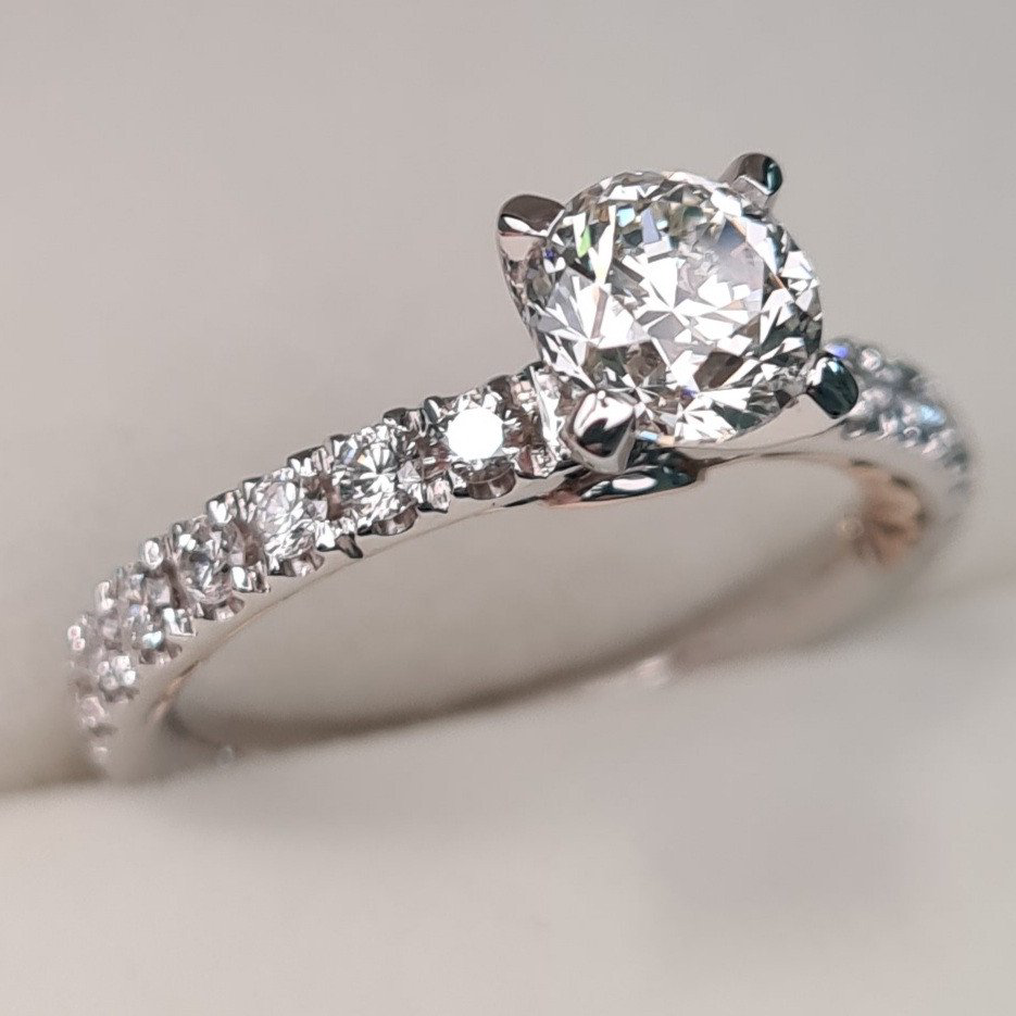 Кольцо Deimantas 87129310 16,5р 3,26гр 1,17ct. купить,NaN