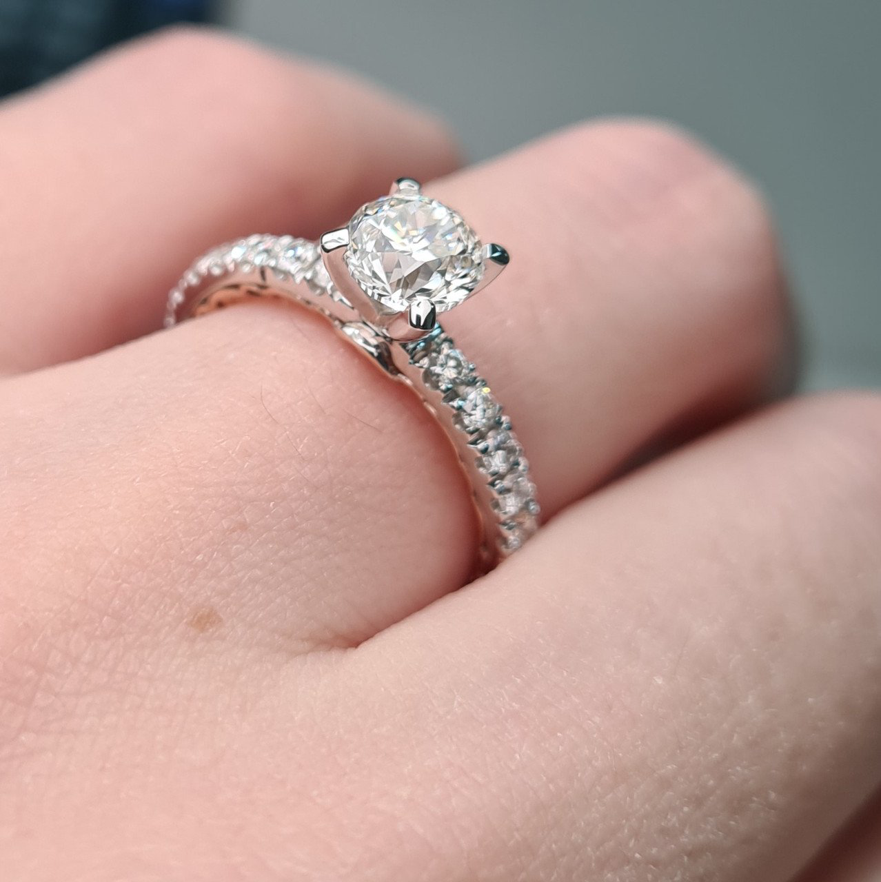 Кольцо Deimantas 87129310 16,5р 3,26гр 1,17ct. купить,NaN