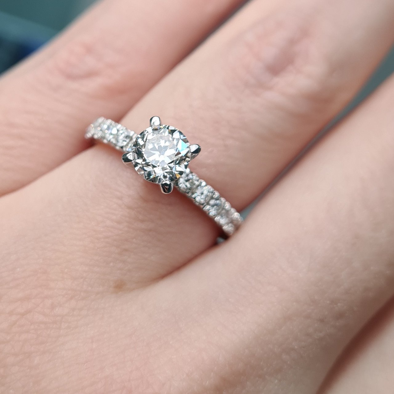 Кольцо Deimantas 87129310 16,5р 3,26гр 1,17ct. купить,NaN