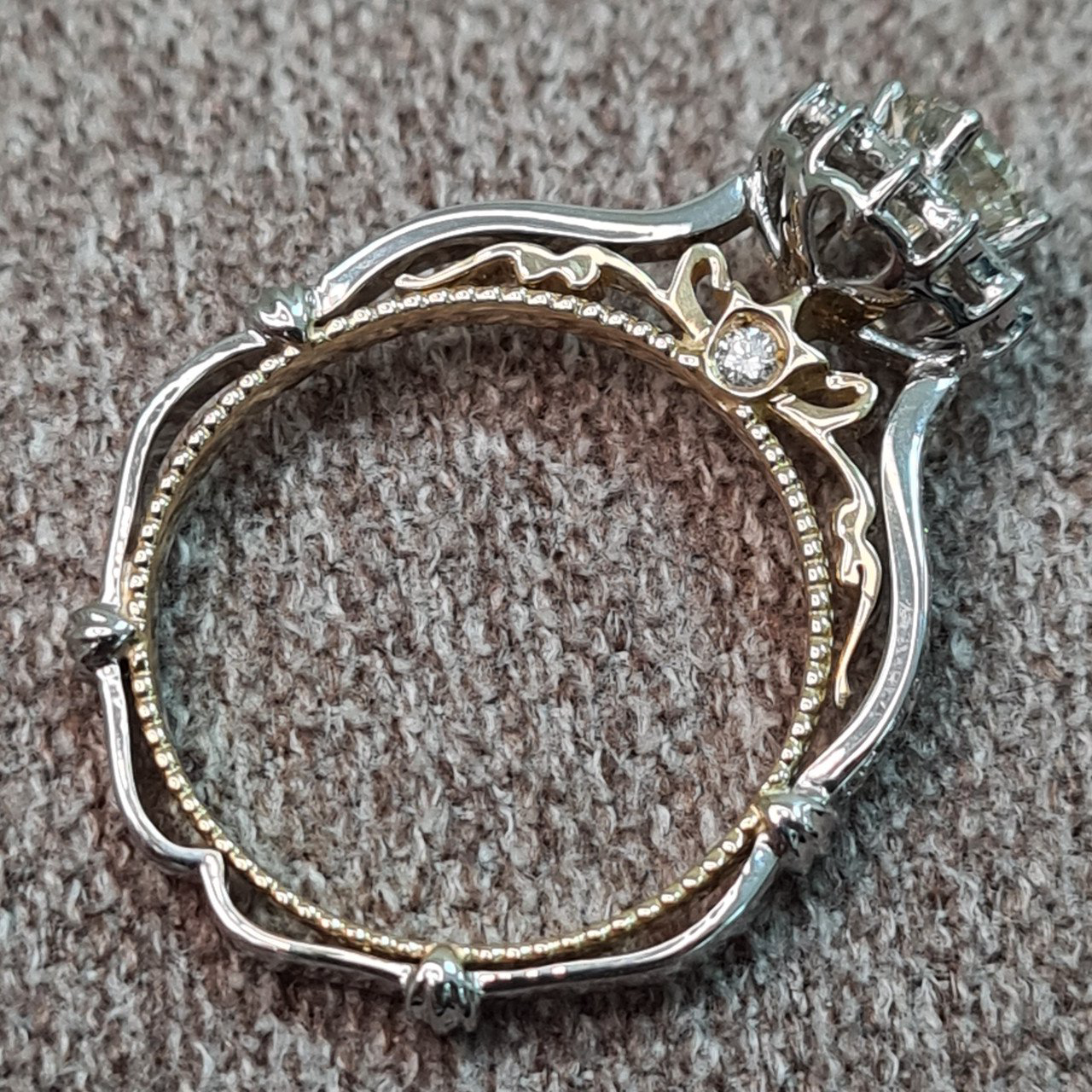 Кольцо Deimantas 94646865 18р 3,93гр 0,90ct. купить,NaN