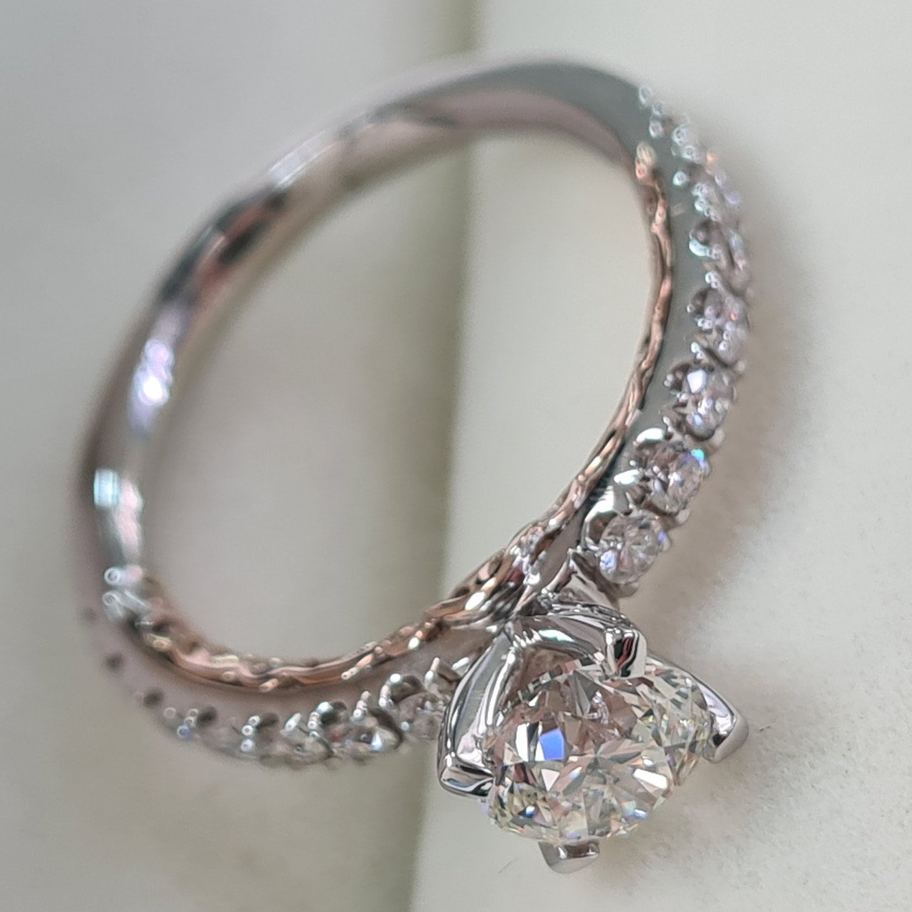 Кольцо Deimantas 87129310 16,5р 3,26гр 1,17ct. купить,NaN
