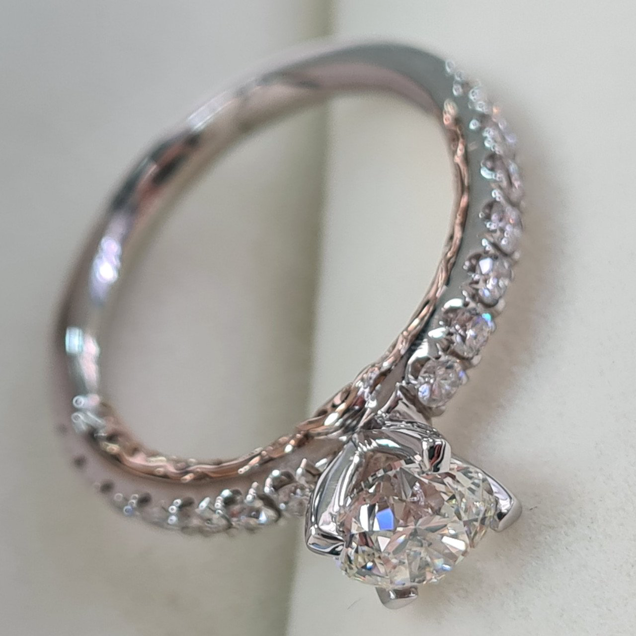 Кольцо Deimantas 87129310 16,5р 3,26гр 1,17ct. купить,NaN