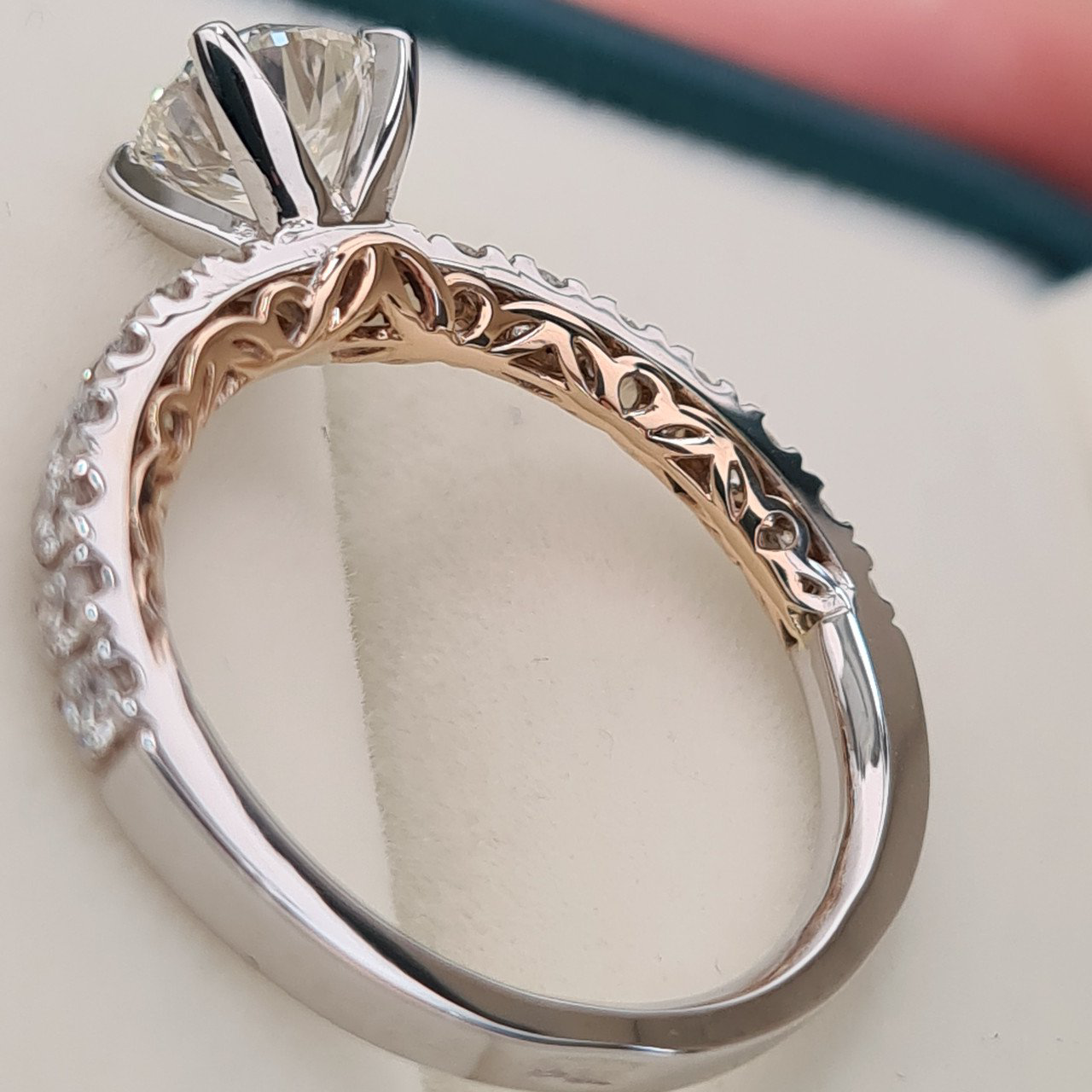 Кольцо Deimantas 87129310 16,5р 3,26гр 1,17ct. купить,NaN