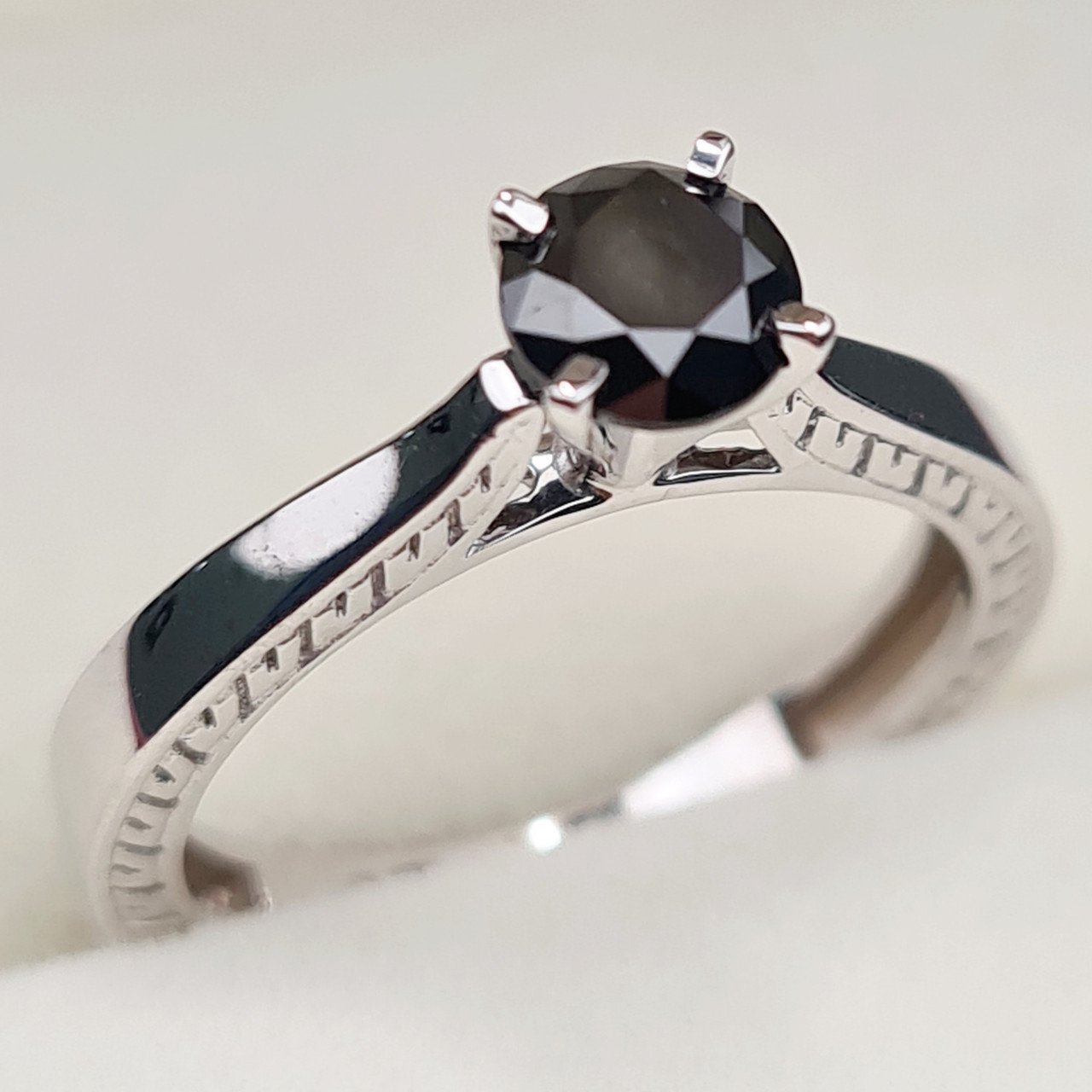 Кольцо Deimantas 96413747 16,5р 2,79гр 0,67ct. купить,NaN