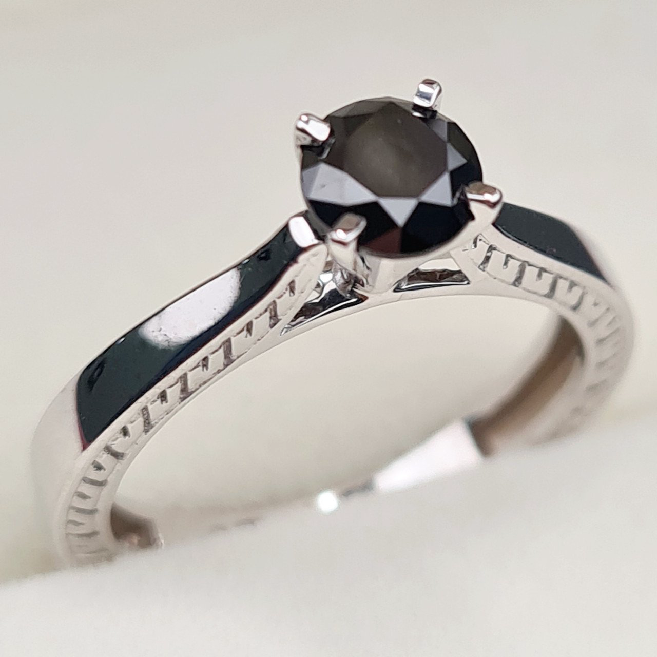 Кольцо Deimantas 96413747 16,5р 2,79гр 0,67ct. купить,NaN