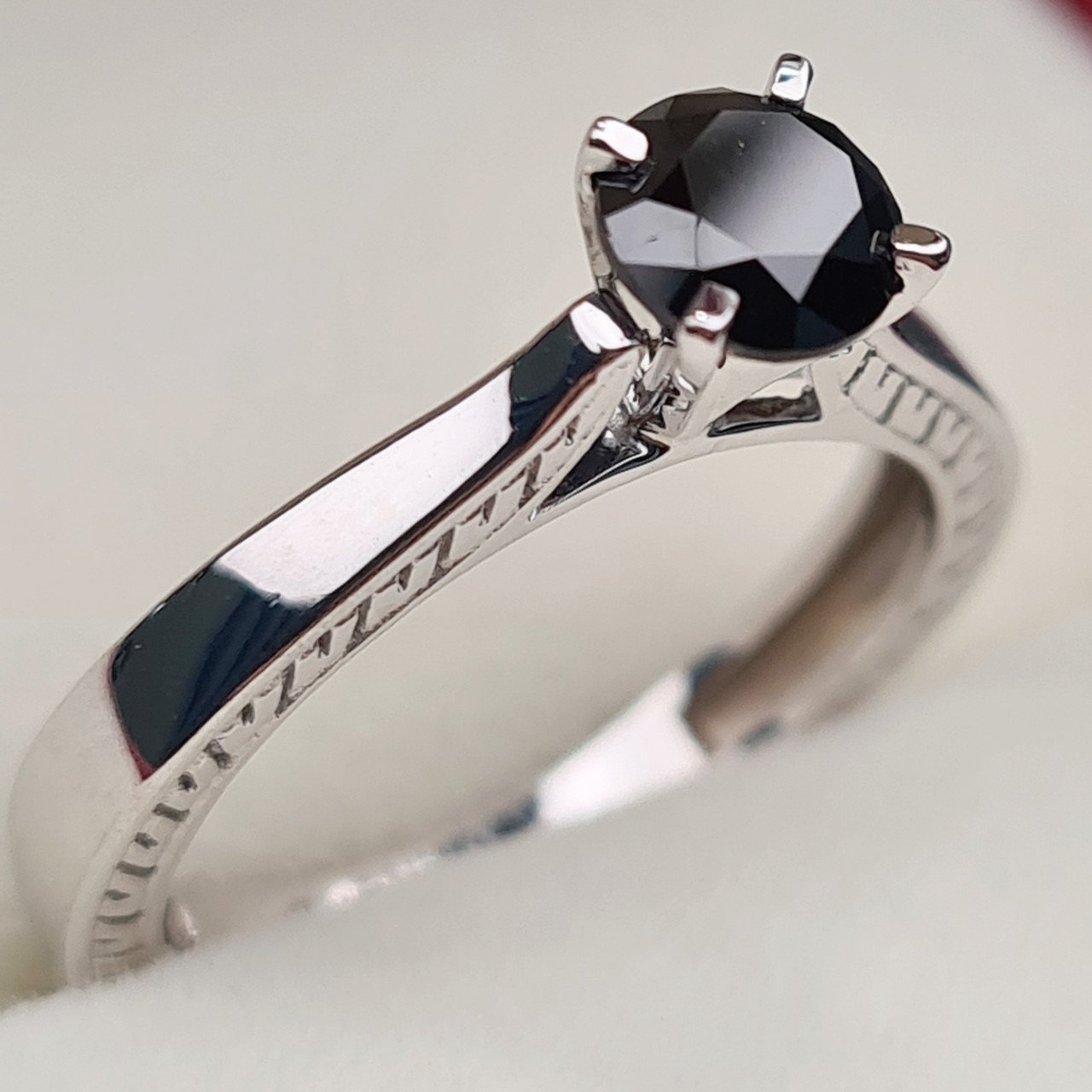 Кольцо Deimantas 96413747 16,5р 2,79гр 0,67ct. купить,NaN