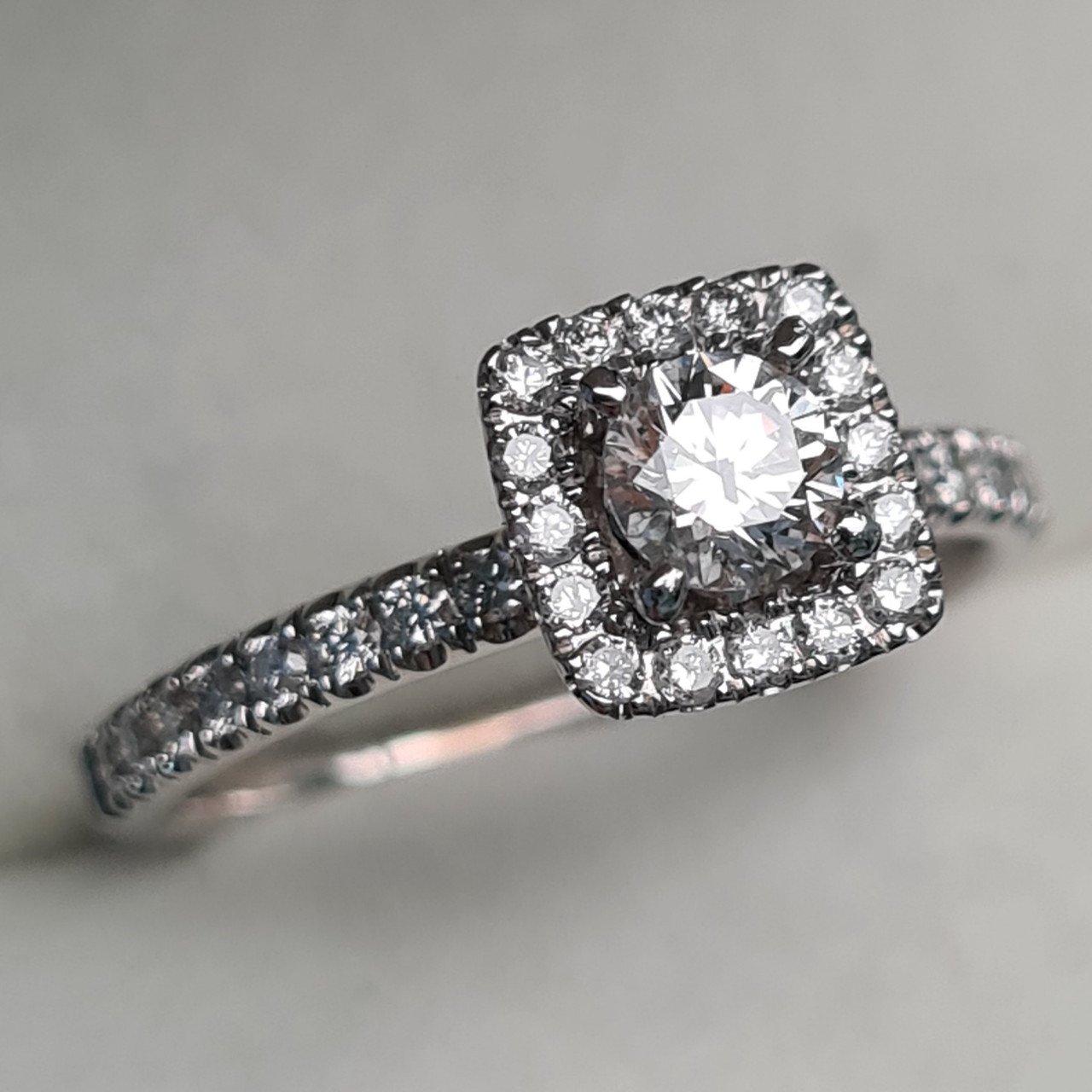 Кольцо Deimantas 94696036 16,51р 2,42гр 0,88ct. купить,NaN