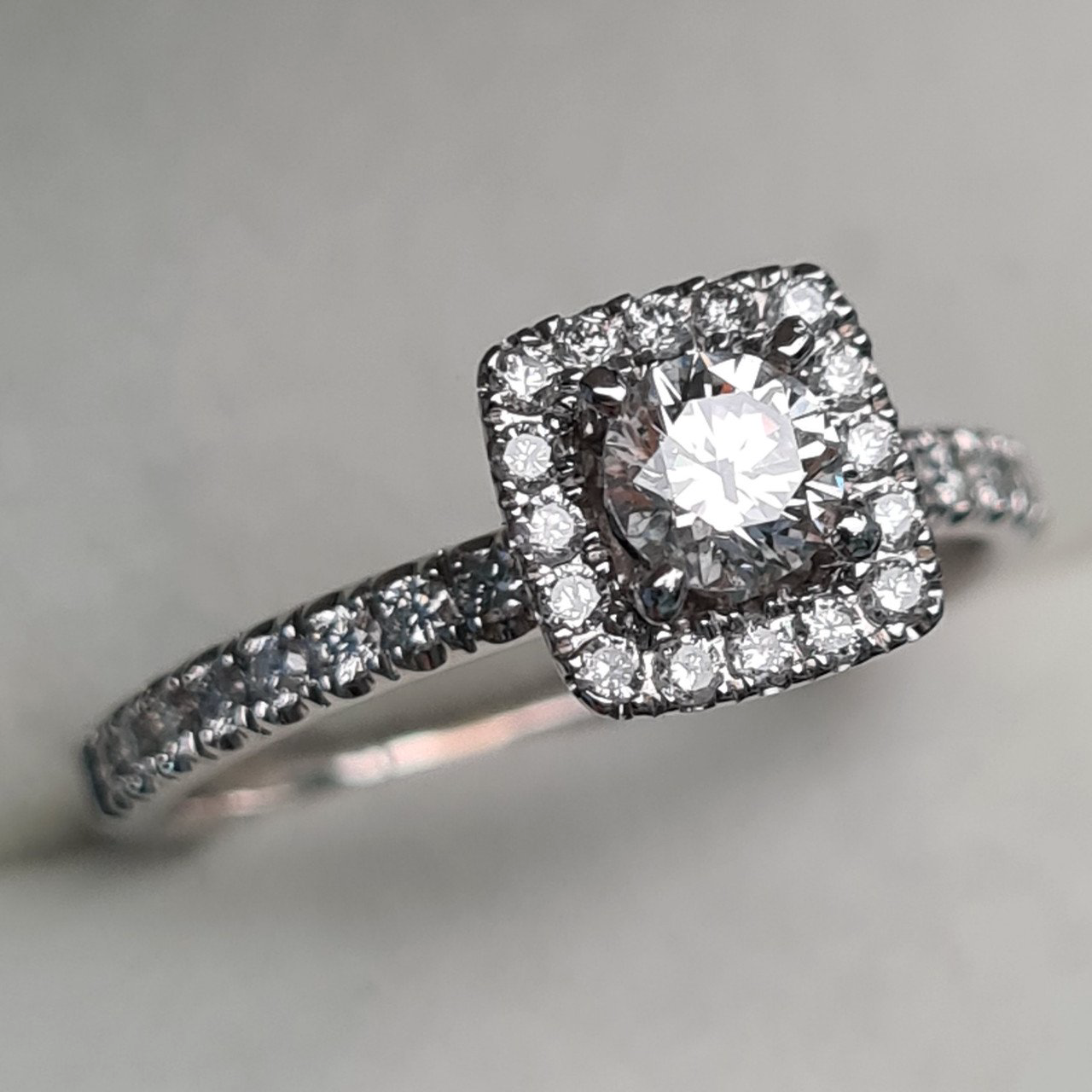 Кольцо Deimantas 94696036 16,51р 2,42гр 0,88ct. купить,NaN