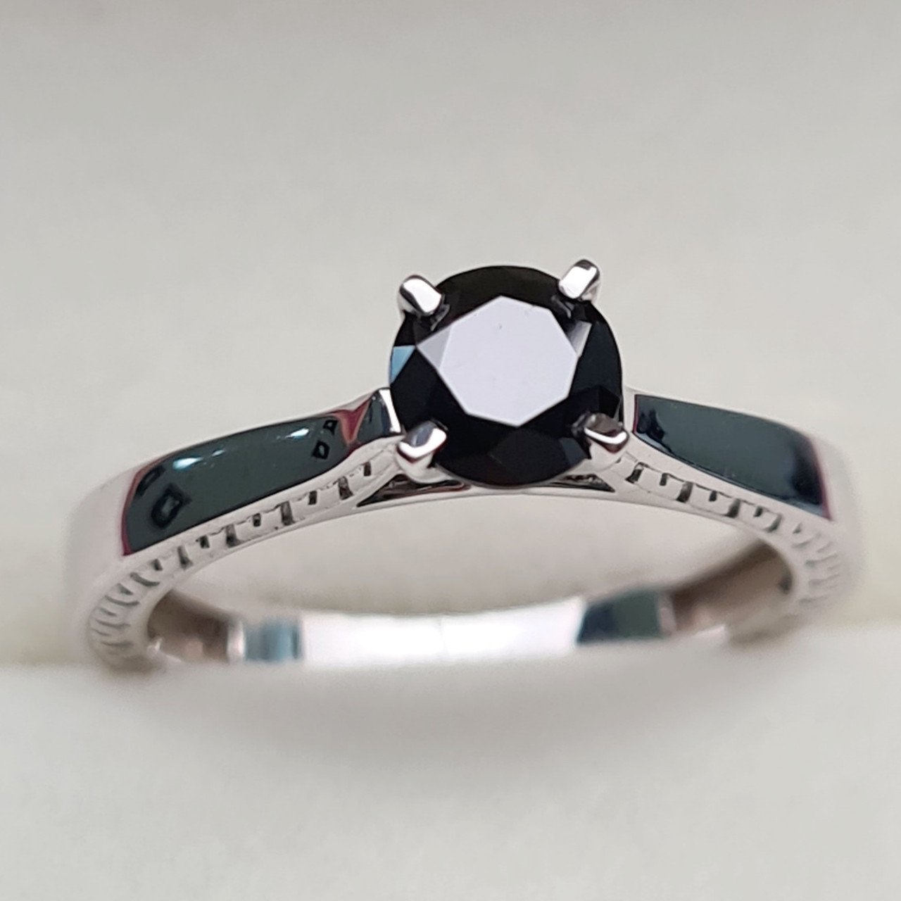 Кольцо Deimantas 96413747 16,5р 2,79гр 0,67ct. купить,NaN