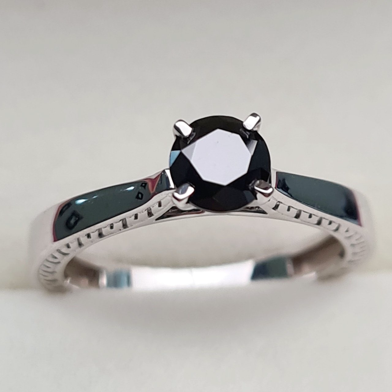 Кольцо Deimantas 96413747 16,5р 2,79гр 0,67ct. купить,NaN