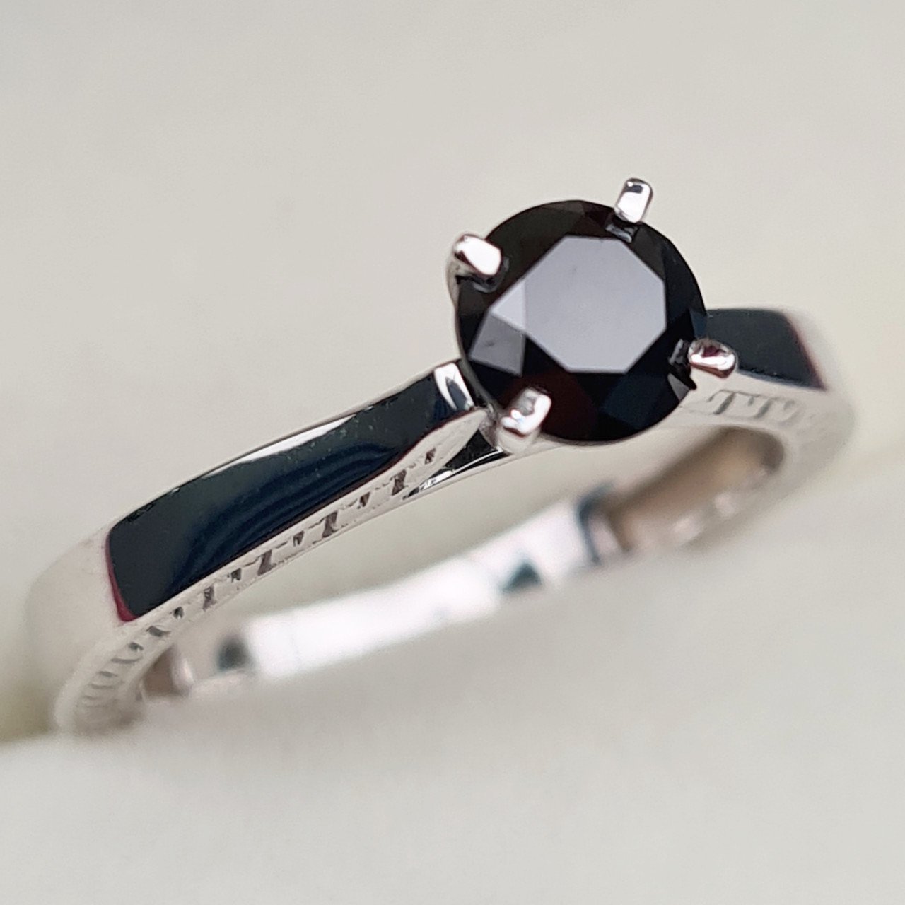 Кольцо Deimantas 96413747 16,5р 2,79гр 0,67ct. купить,NaN