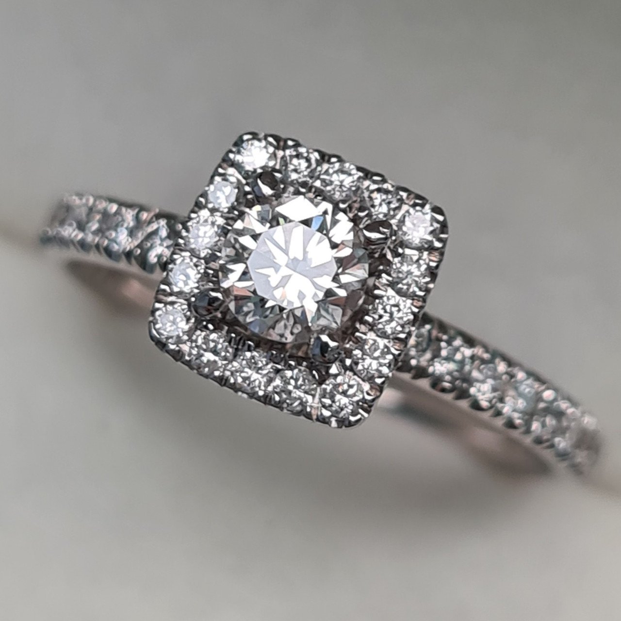 Кольцо Deimantas 94696036 16,51р 2,42гр 0,88ct. купить,NaN