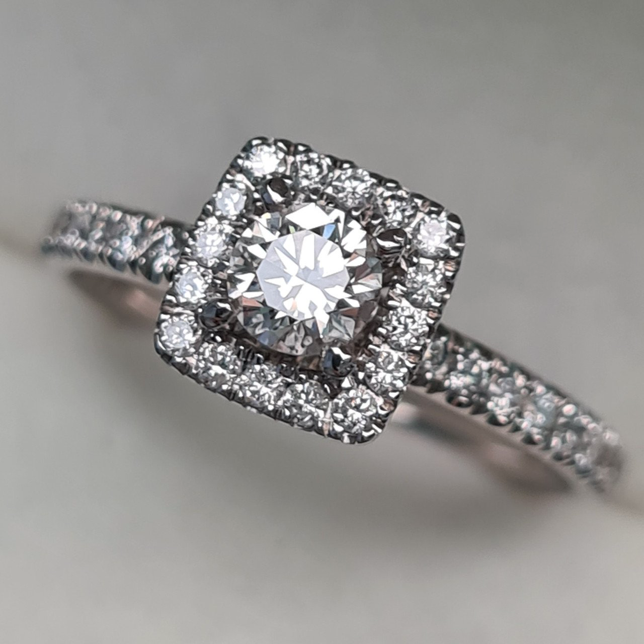 Кольцо Deimantas 94696036 16,51р 2,42гр 0,88ct. купить,NaN