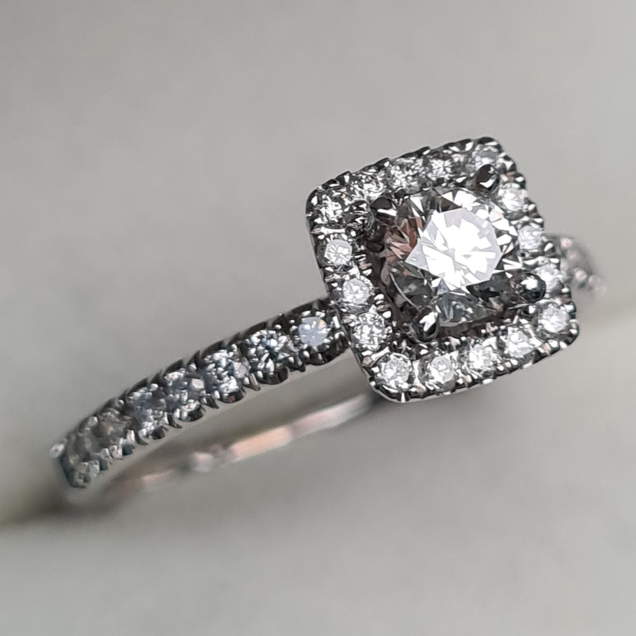 Кольцо Deimantas 94696036 16,51р 2,42гр 0,88ct. купить,NaN