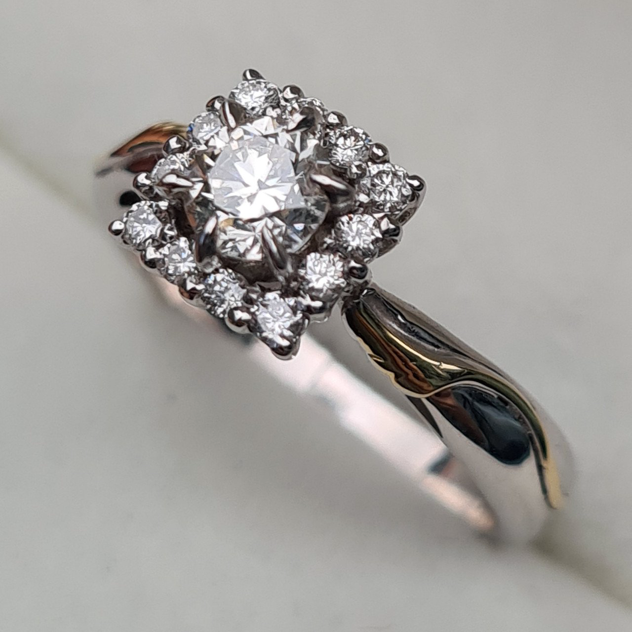 Кольцо Deimantas 94696053 16,51р 3,45гр 0,60ct. купить,NaN