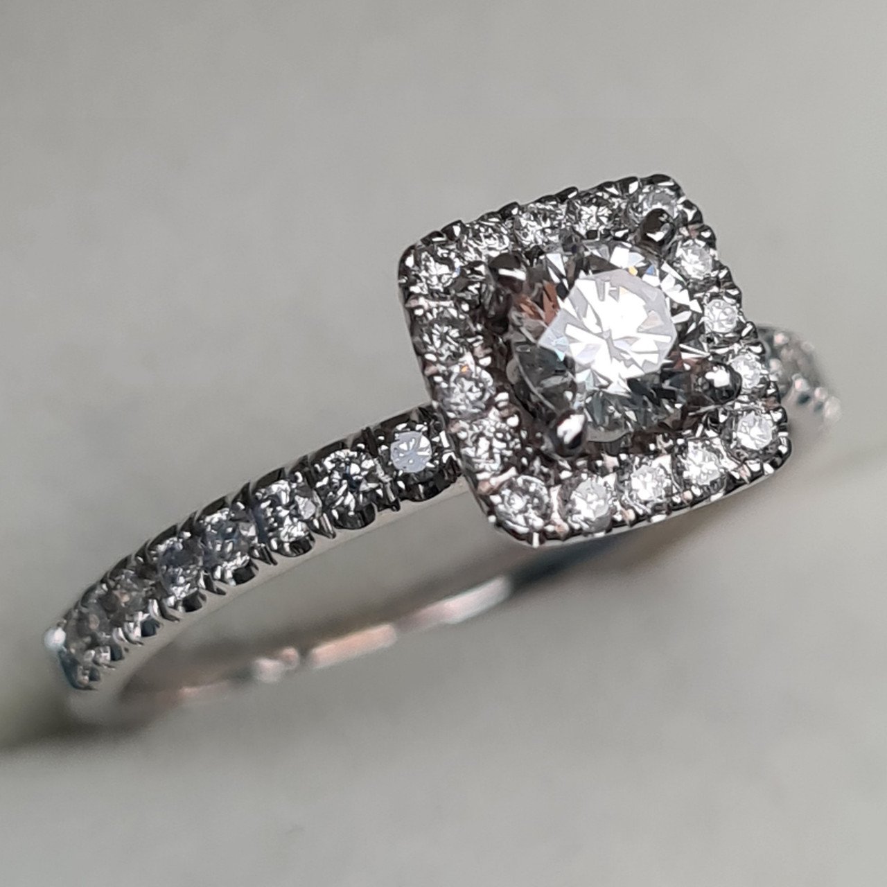 Кольцо Deimantas 94696036 16,51р 2,42гр 0,88ct. купить,NaN