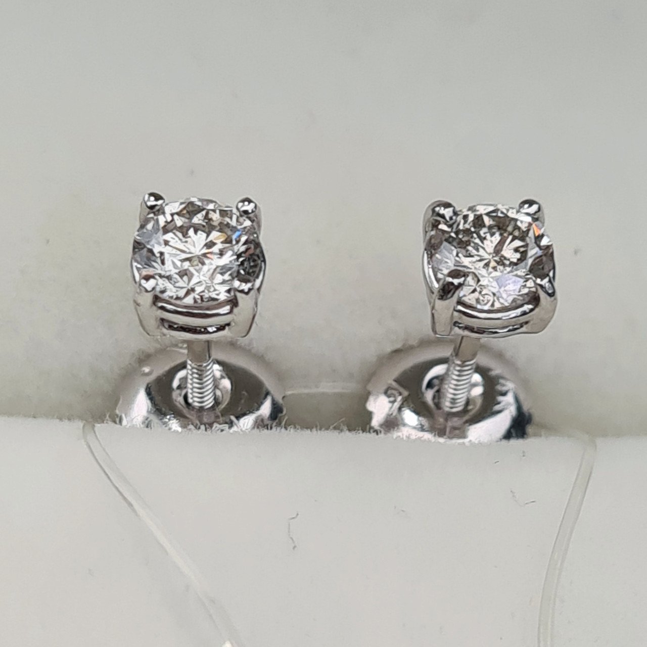 Серьги Deimantas 1,14гр 0,60ct. купить,NaN