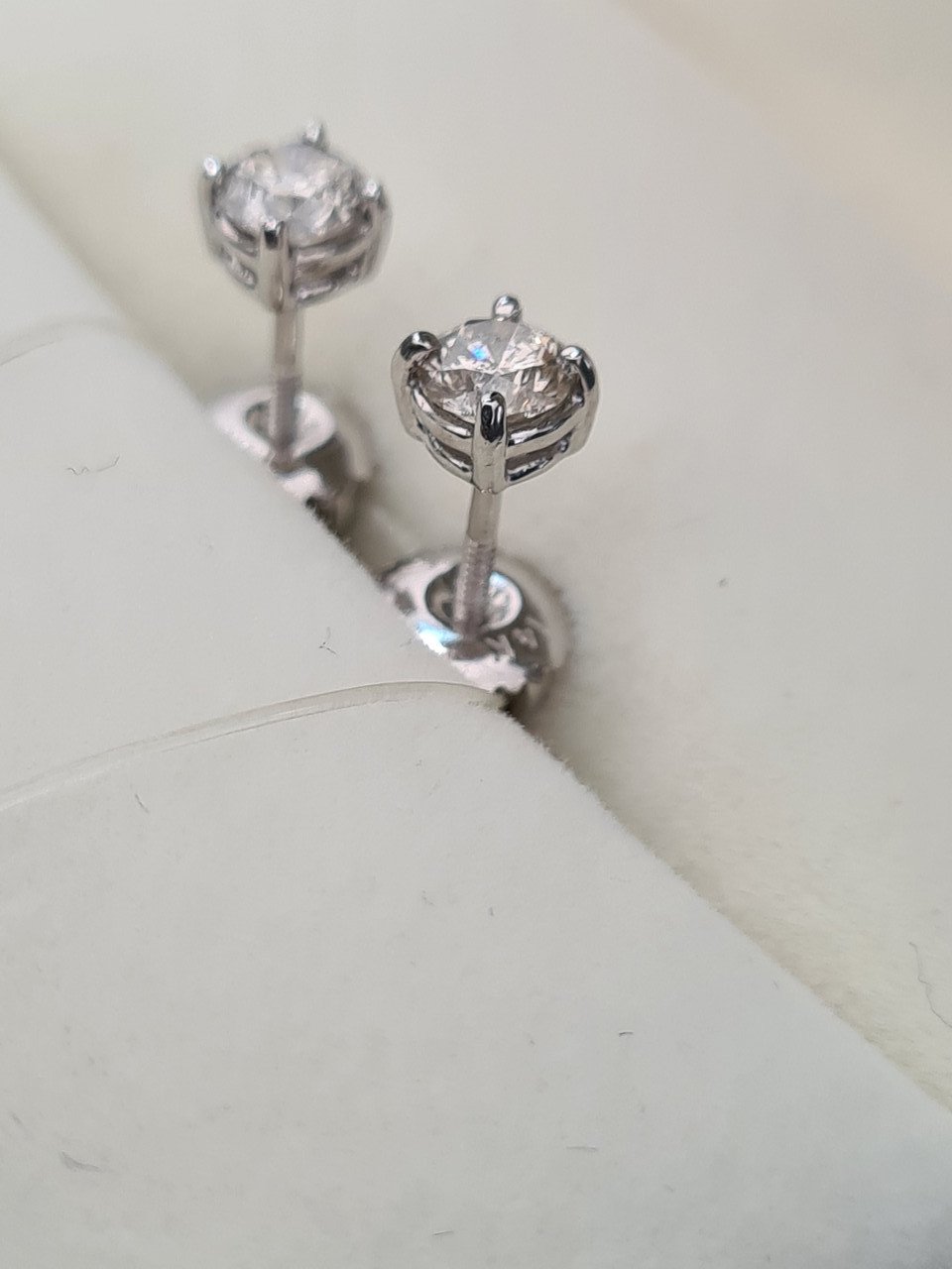 Серьги Deimantas 1,14гр 0,60ct. купить,NaN