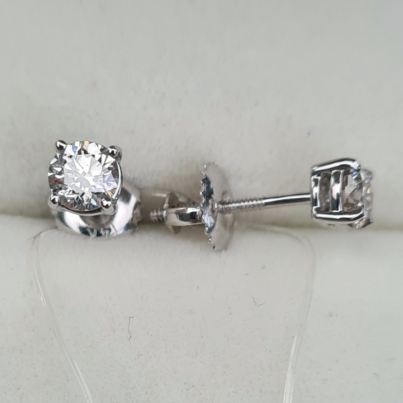 Серьги Deimantas 1,14гр 0,60ct. купить,NaN
