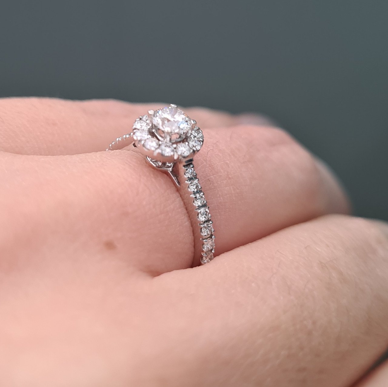 Кольцо Deimantas 94696069 16р 2,4гр 0,76ct. купить,NaN