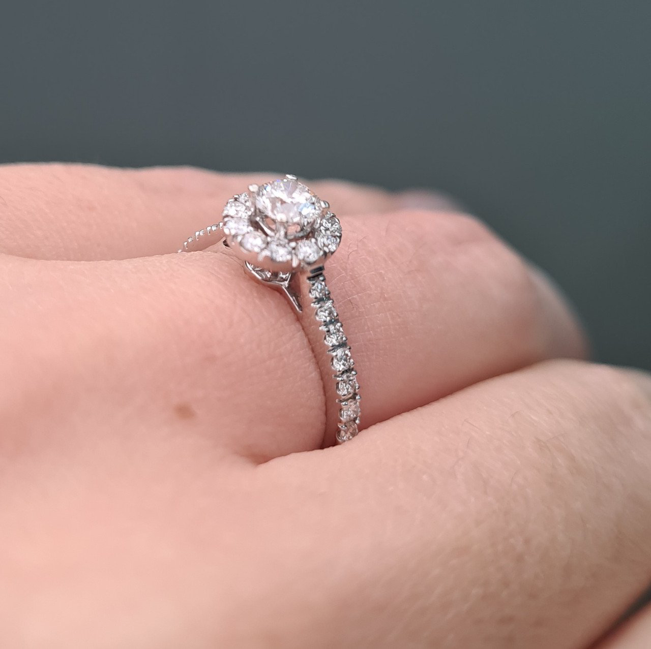 Кольцо Deimantas 94696069 16р 2,4гр 0,76ct. купить,NaN
