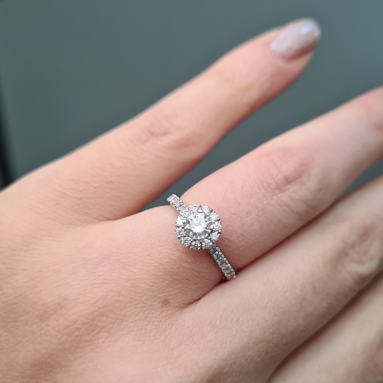 Кольцо Deimantas 94696069 16р 2,4гр 0,76ct. купить,NaN