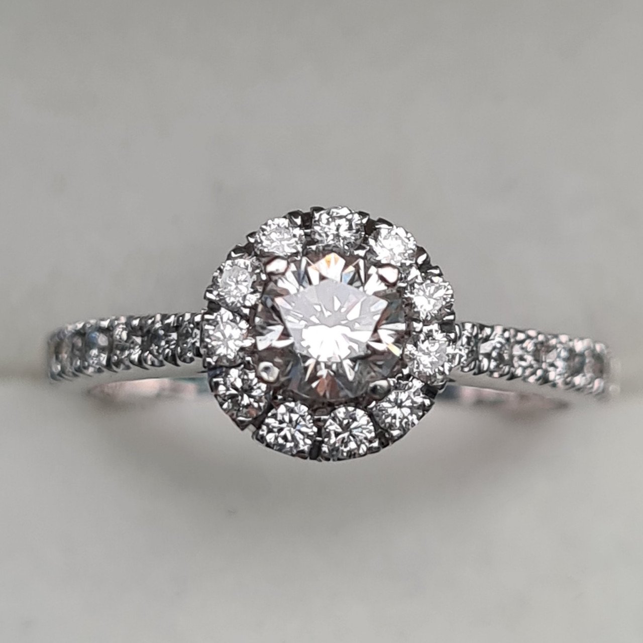Кольцо Deimantas 94696069 16р 2,4гр 0,76ct. купить,NaN