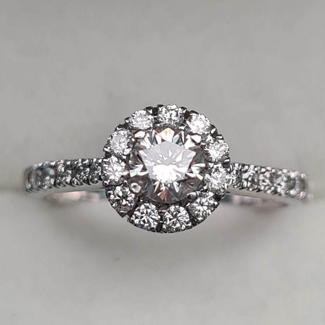 Кольцо Deimantas 94696069 16р 2,4гр 0,76ct. купить,NaN
