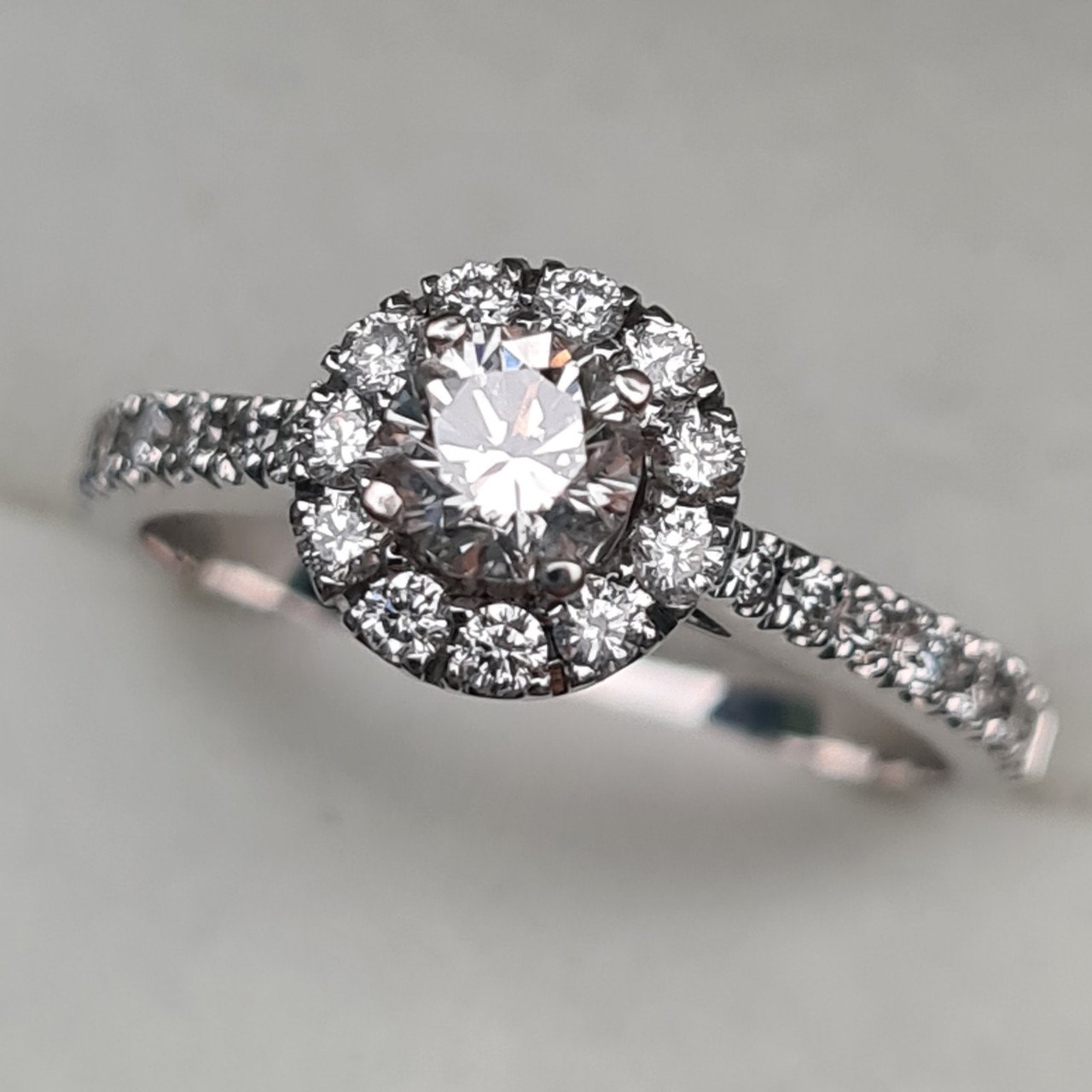 Кольцо Deimantas 94696069 16р 2,4гр 0,76ct. купить,NaN