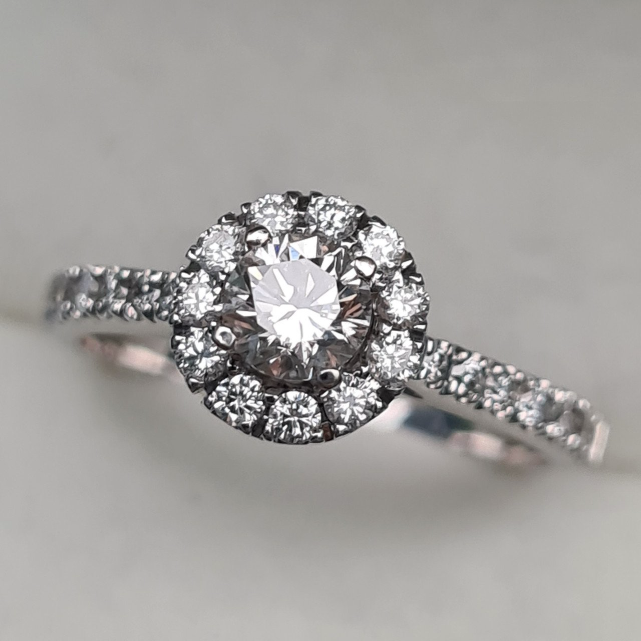 Кольцо Deimantas 94696069 16р 2,4гр 0,76ct. купить,NaN