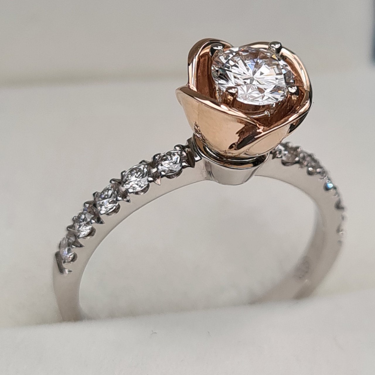 Кольцо Deimantas 94696085 16,5р 3,32гр 0,77ct. купить,NaN