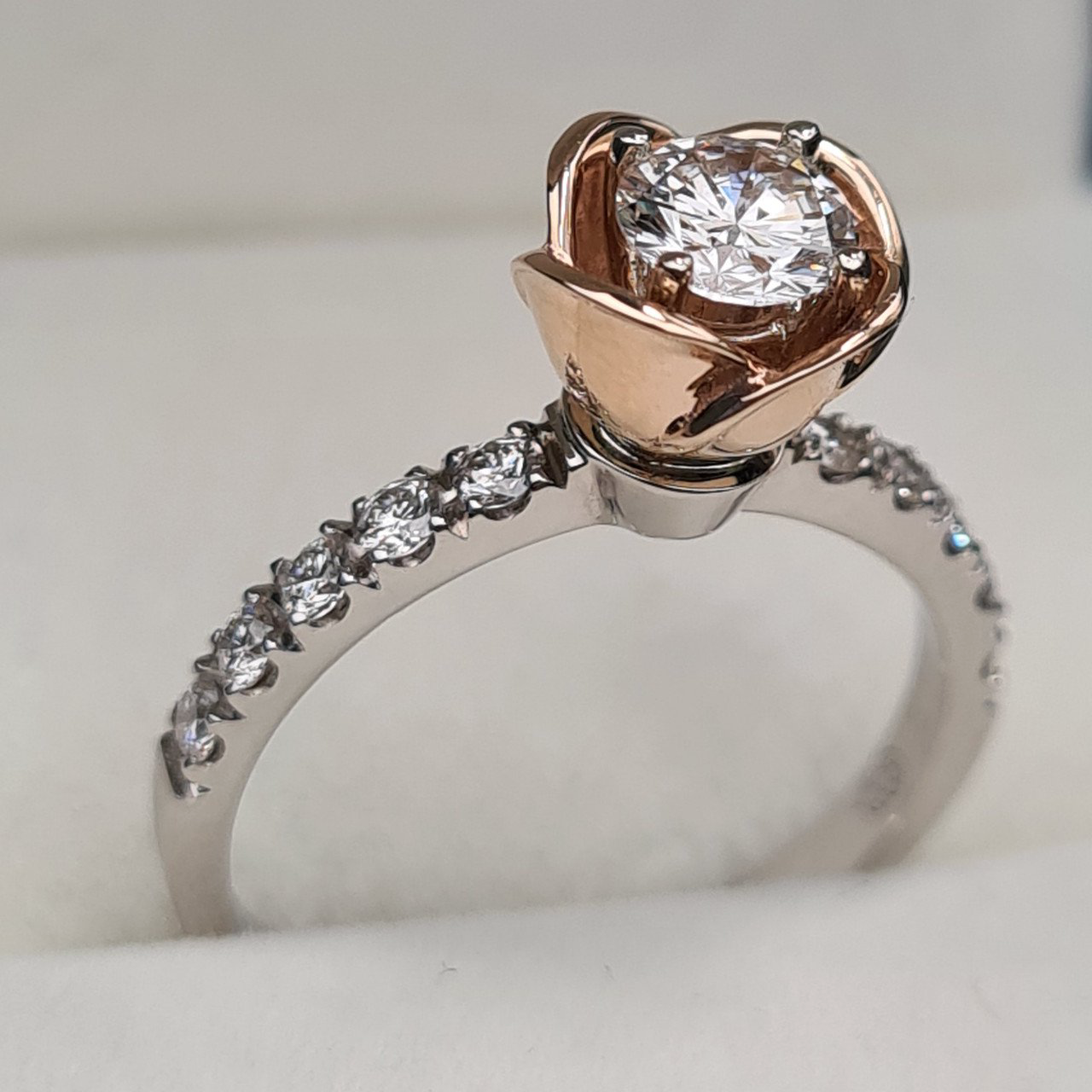 Кольцо Deimantas 94696085 16,5р 3,32гр 0,77ct. купить,NaN