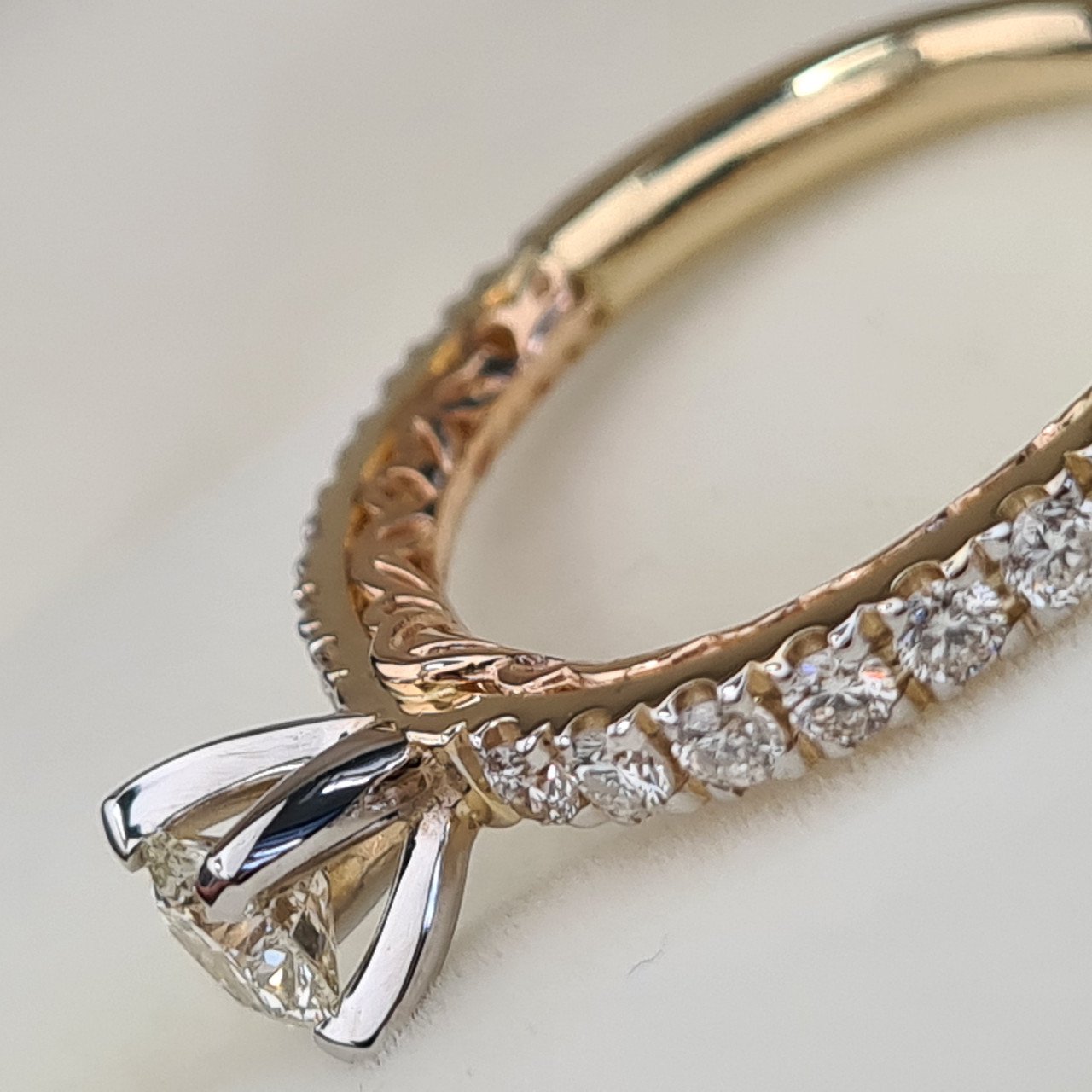 Кольцо Deimantas 87308356 16,5р 3,33гр 0,85ct. купить,NaN